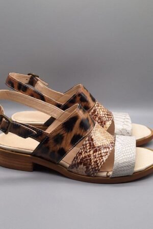 Sandalia con tiras