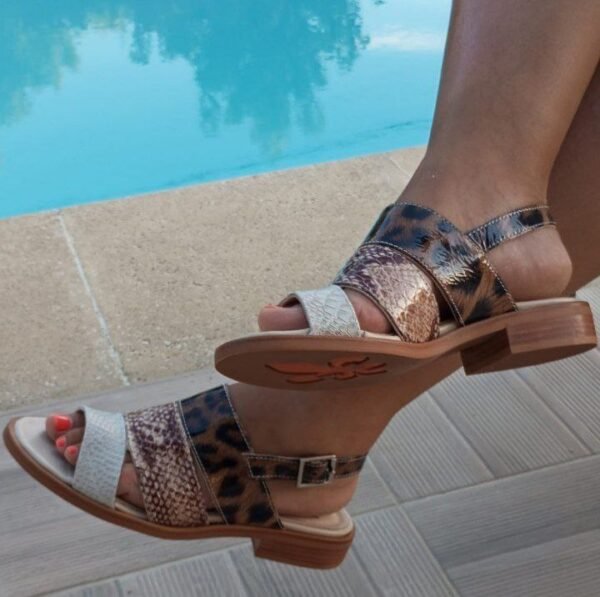 Sandalia con tiras - Imagen 3