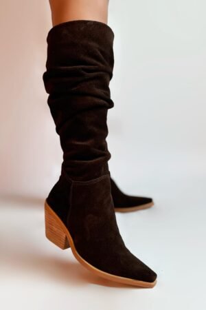 Bota extra larga en gamuza marrón chocolate